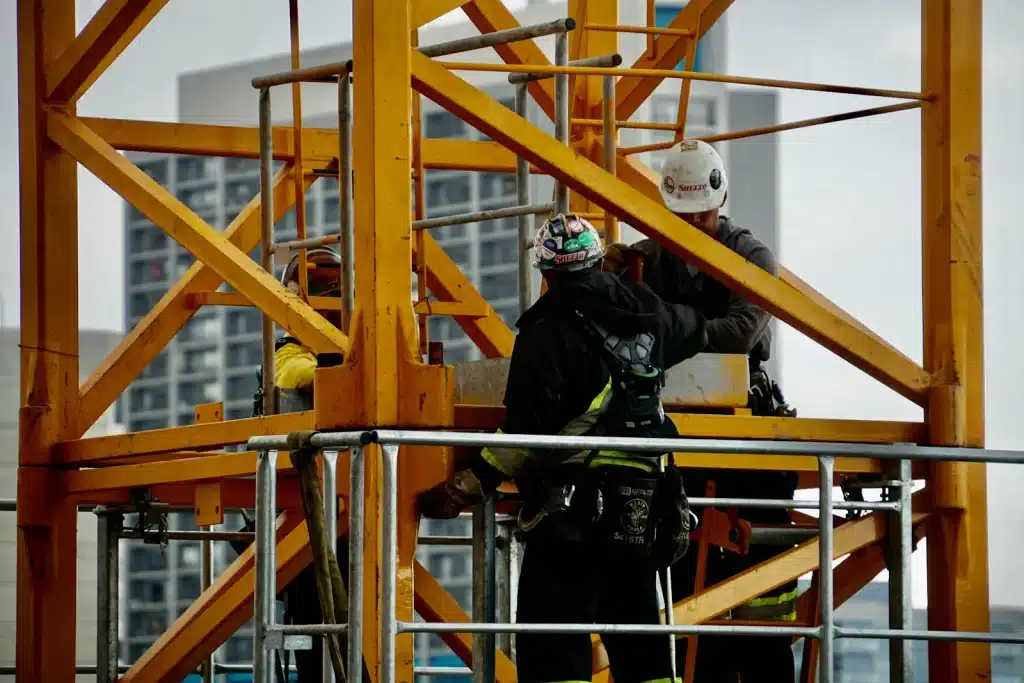 lift construction crew